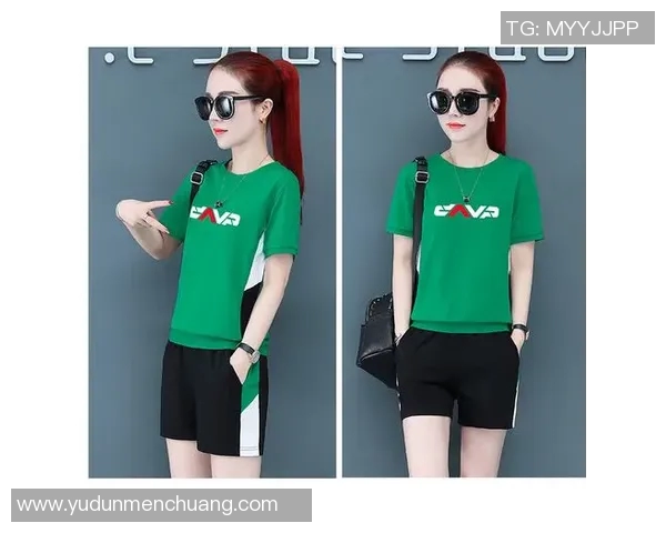 足球明星短袖T恤直播热潮来袭尽享时尚与运动的完美结合