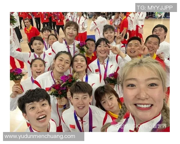 女明星们如何在篮球场上展现魅力与实力的完美结合